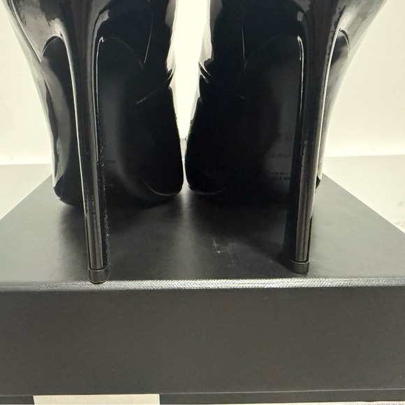 Saint Laurent Silvana Heels with Gold Chain Detail - Picture 5 of 7